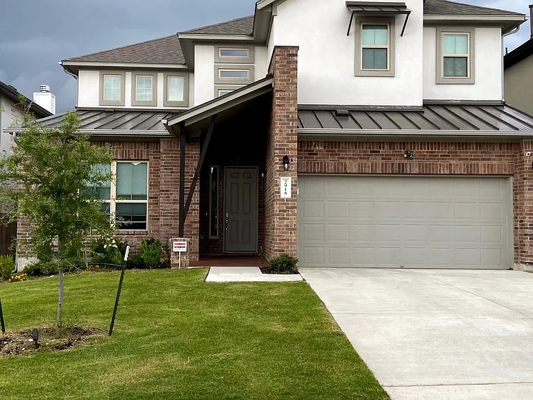 2918 Zelma Dr — Photo 3