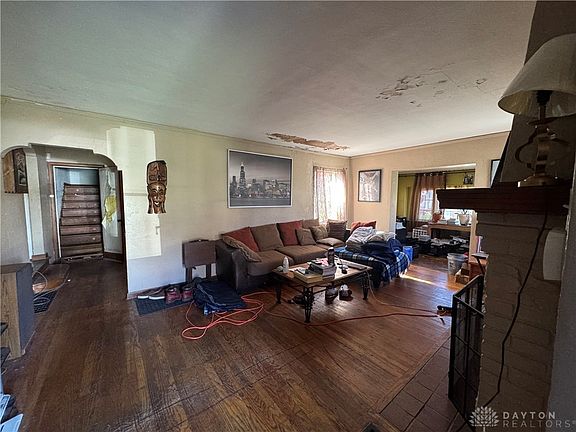 5th image of 100 Basswood Ave