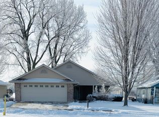 321 15th Ave NW, Willmar, MN 56201