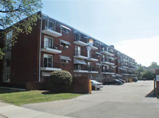 2925 W 13 Mile Rd APT 110, Royal Oak, MI 48073