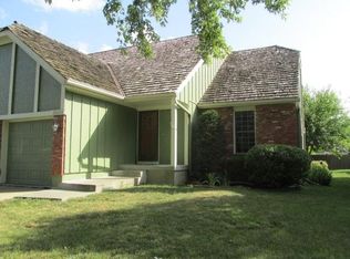 10655 W 115th St, Overland Park, KS 66210