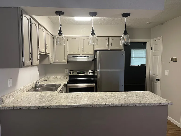 221 N Fillmore St #3 — Photo 4