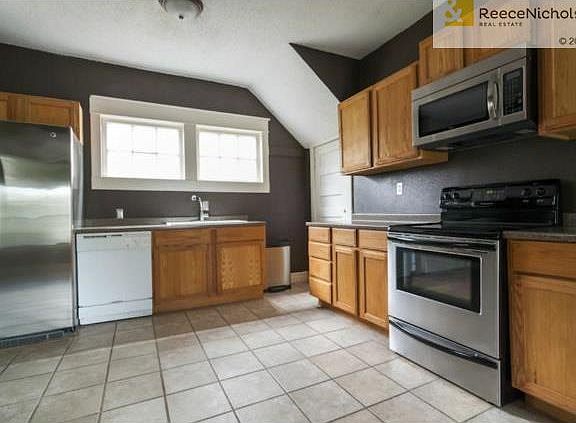 2nd image of 1320 W 42nd St