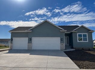 530 Ashton Dr NE, Mount Vernon, IA 52314