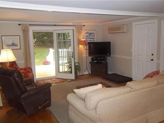 5th image of 69 Oakwood Dr