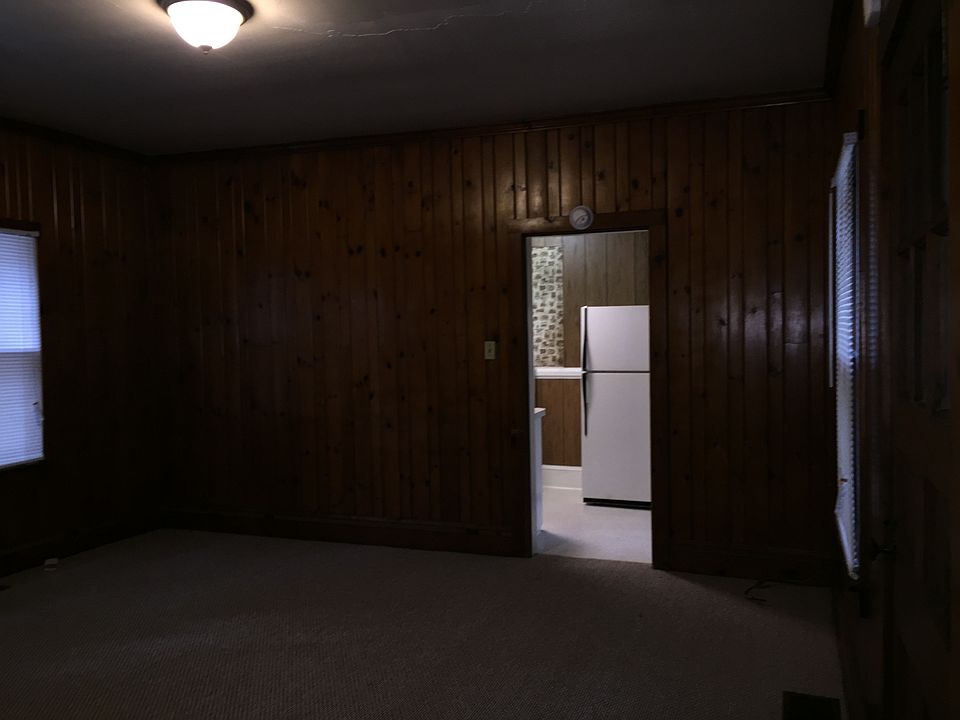 2nd image of 417 S Main St APT 3