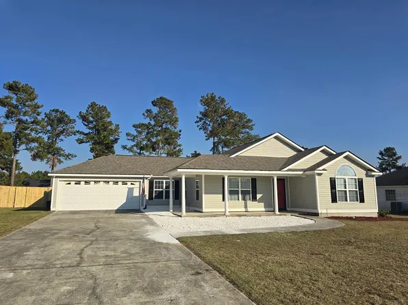 5667 Emily Ln, Hahira, GA 31632