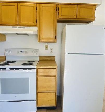 3rd image of 5754 S Park Ave #25bf2820f