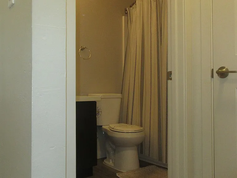 Riverbend Apartments — Photo 35