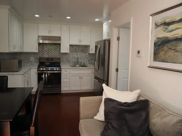 18600 Ingomar St, Reseda, CA 91335