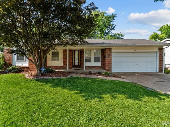 430 Coachway Ln, Hazelwood, MO 63042