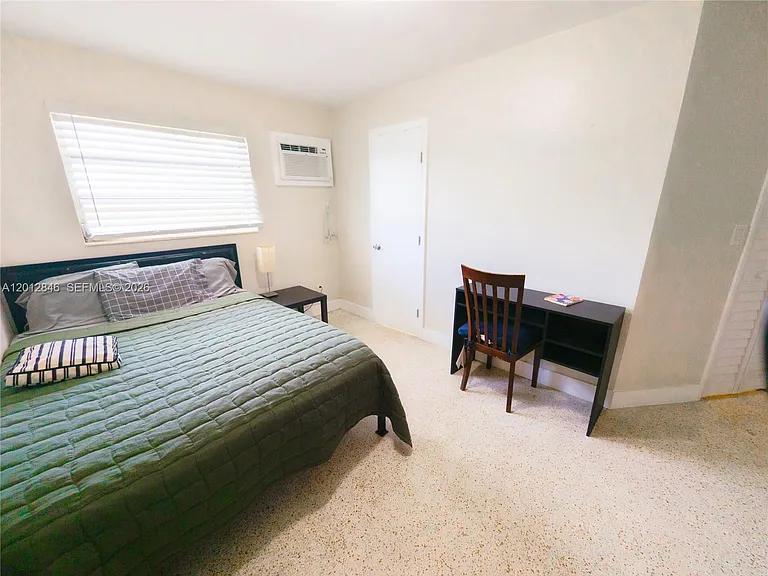 1220 SW 5th St #16 — Photo 6