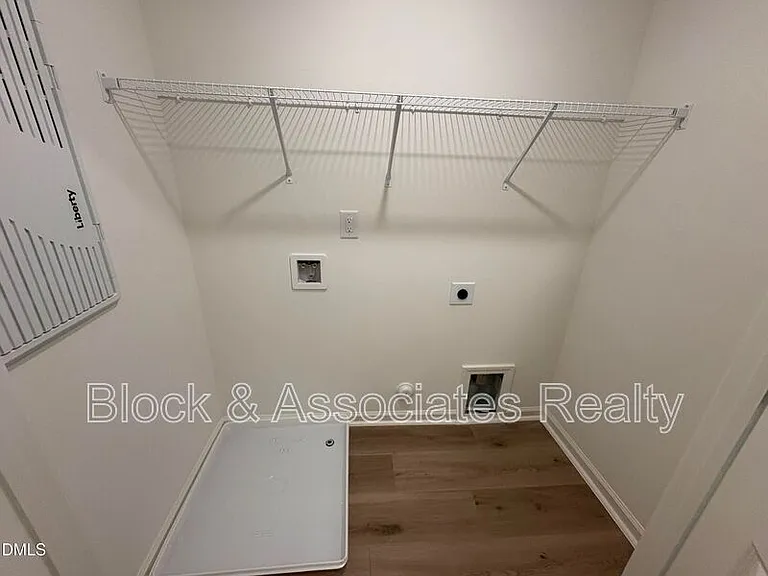 2040 Oakdale Dr — Photo 9
