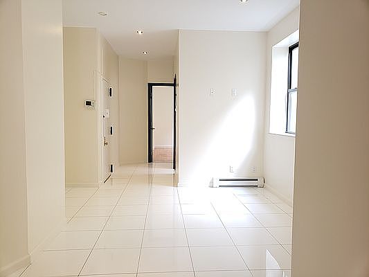 3rd image of 309 W 111th St APT 14A