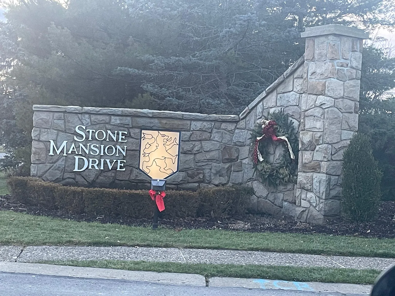 1638 Stone Mansion Dr — Photo 2