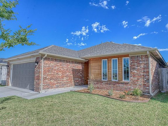 2nd image of 1233 SW 159th Ter