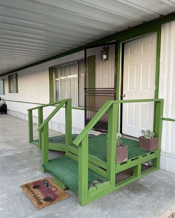 1st image of 565 Malibu Circle