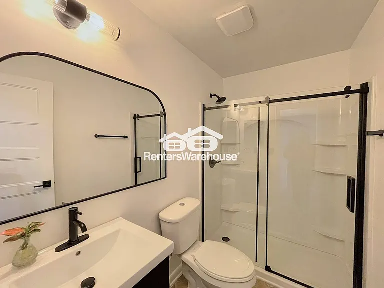 1843 Chantilly Ct #404 — Photo 23