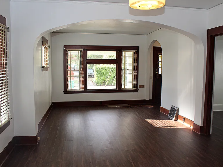 4522 NE 17th Ave — Photo 5