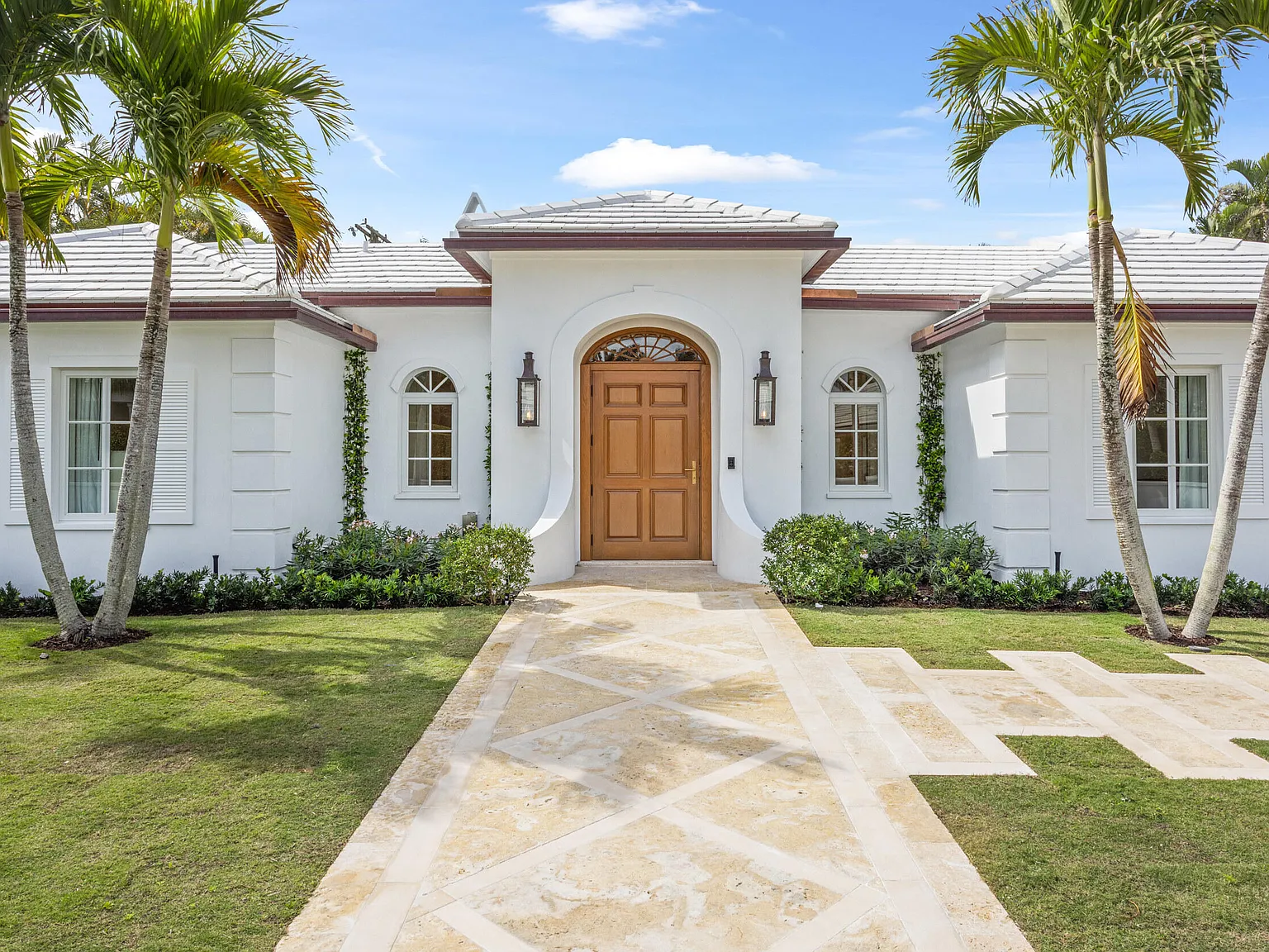 4 bed, 4.0 bath, 3848 sqft, $75,000 — Photo 2
