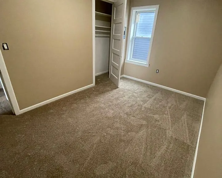 2705 N Bremen St — Photo 3