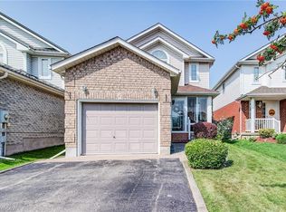 272 Gatehouse Dr, Cambridge, ON N1P1E6