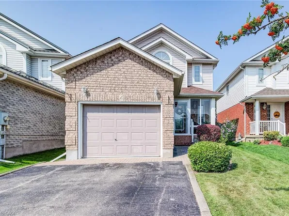 272 Gatehouse Dr, Cambridge, ON N1P 1E6