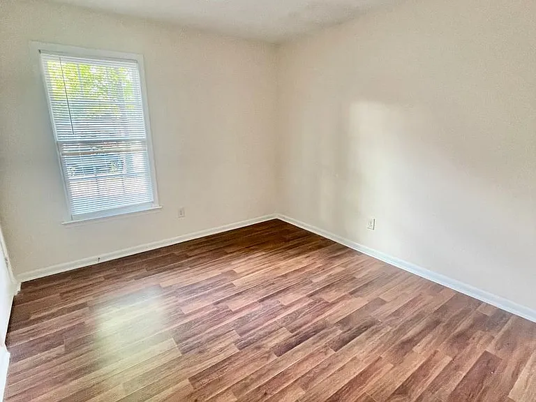 987 Pebble Rd — Photo 10