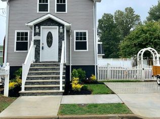 250 Seabreeze Ave, Middletown, NJ 07748
