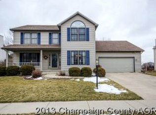 2810 Woodridge Rd, Champaign, IL 61822