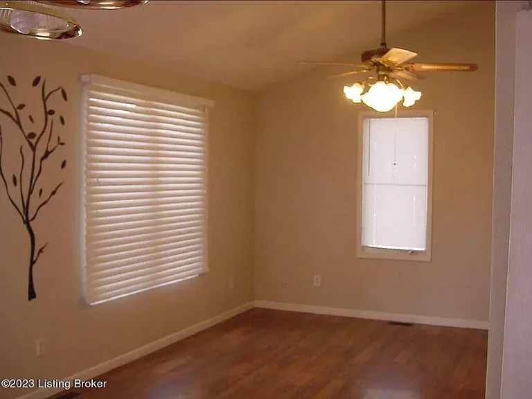 3911 Garfield Ave — Photo 3