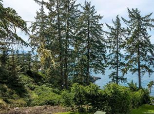 1030 Roxview Ct, Capital, BC V9Z1L8