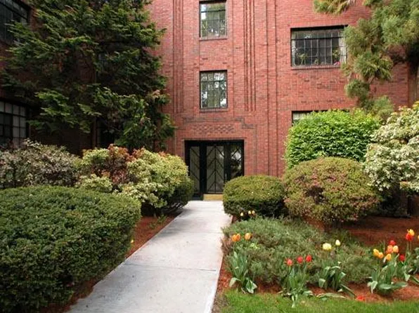 106 Sewall Ave, Brookline, MA