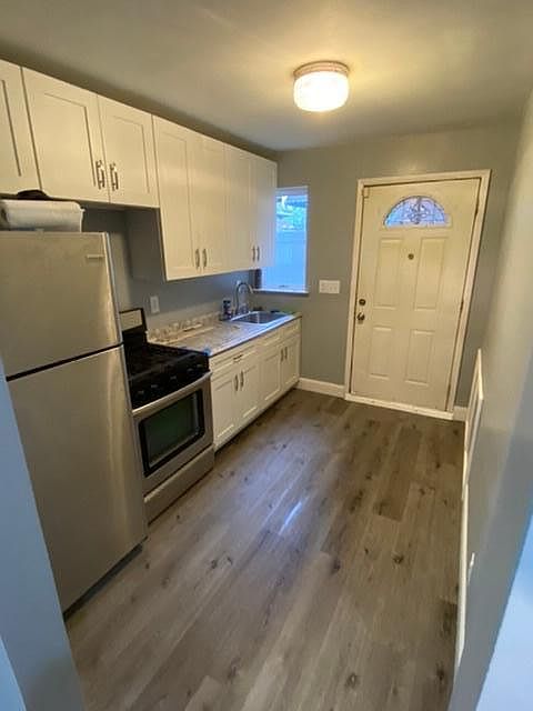 1st image of 2721 Tenbroeck Ave