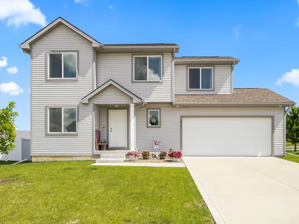 2428 Sunview Dr, Granger, IA 50109