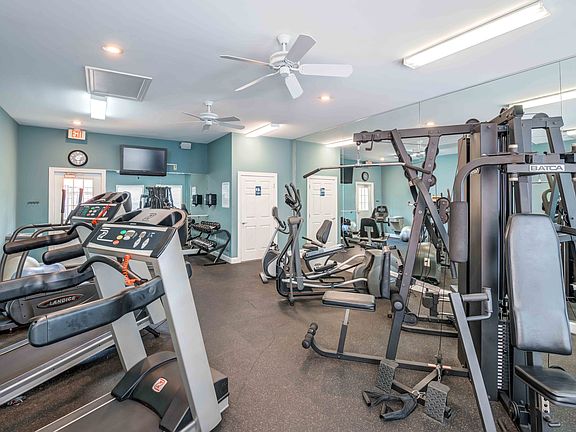 3rd image of 2590 Woodland Ave #3113