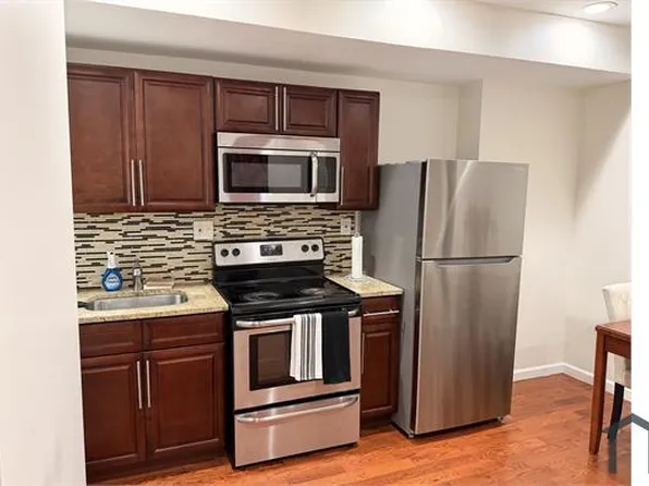1913 W Montgomery Ave, Philadelphia, PA 19121