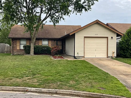 1012 Grassland Ct Photo 1