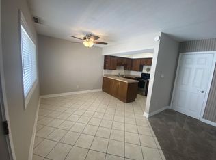 614 Ansborough Ave APT 6, Waterloo, IA 50701