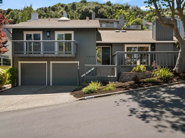 1828 Saint Andrews Dr, Moraga, CA 94556