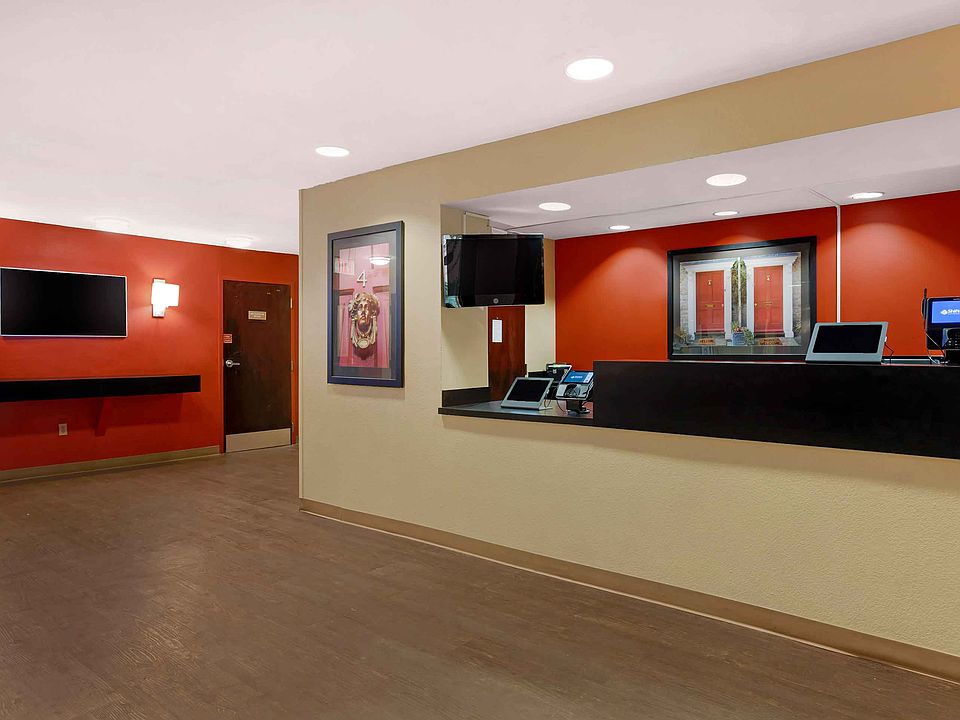 Lobby and Guest Check-in