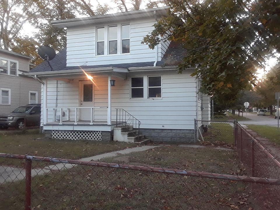 2nd image of 420 Plum St