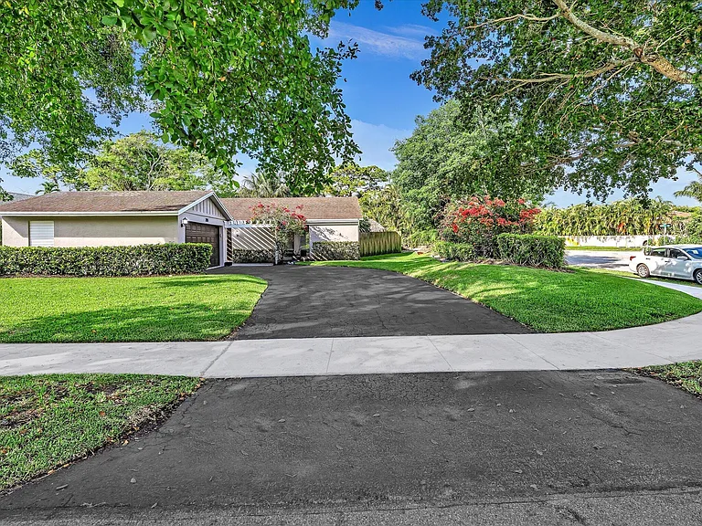 3996 NW 7th Ct — Photo 4