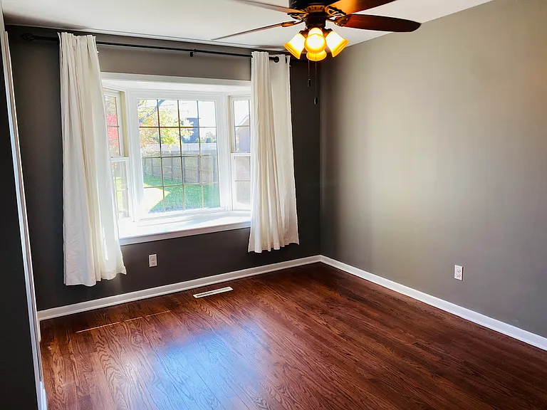 8837 Manor Ave — Photo 15