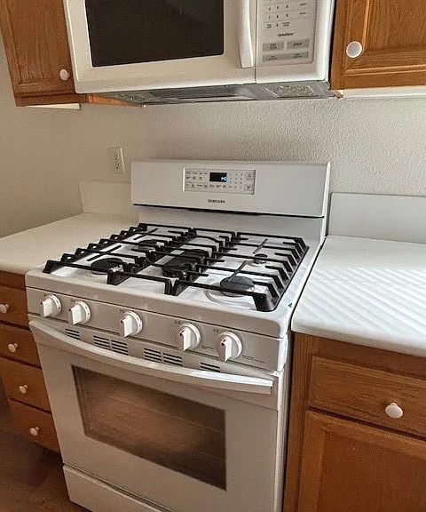 1066 Birch Ln — Photo 8