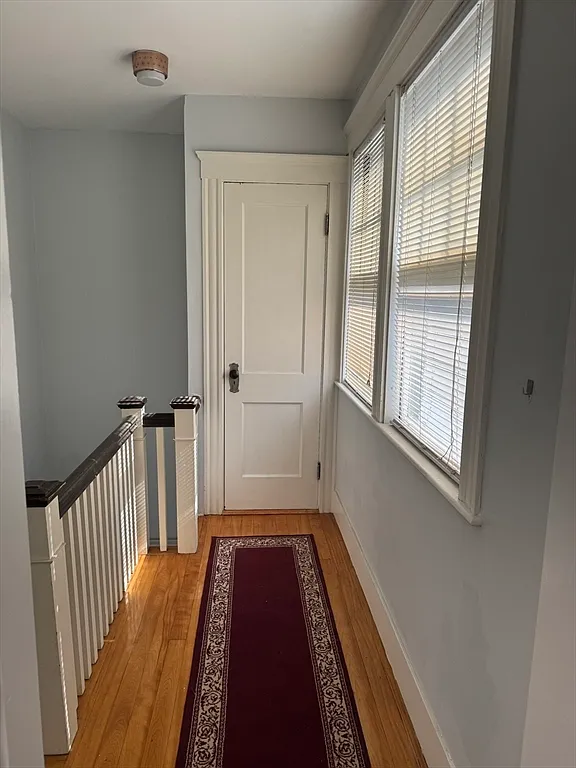 3 bed, 2.0 bath, 1300 sqft, $3,500 — Photo 3