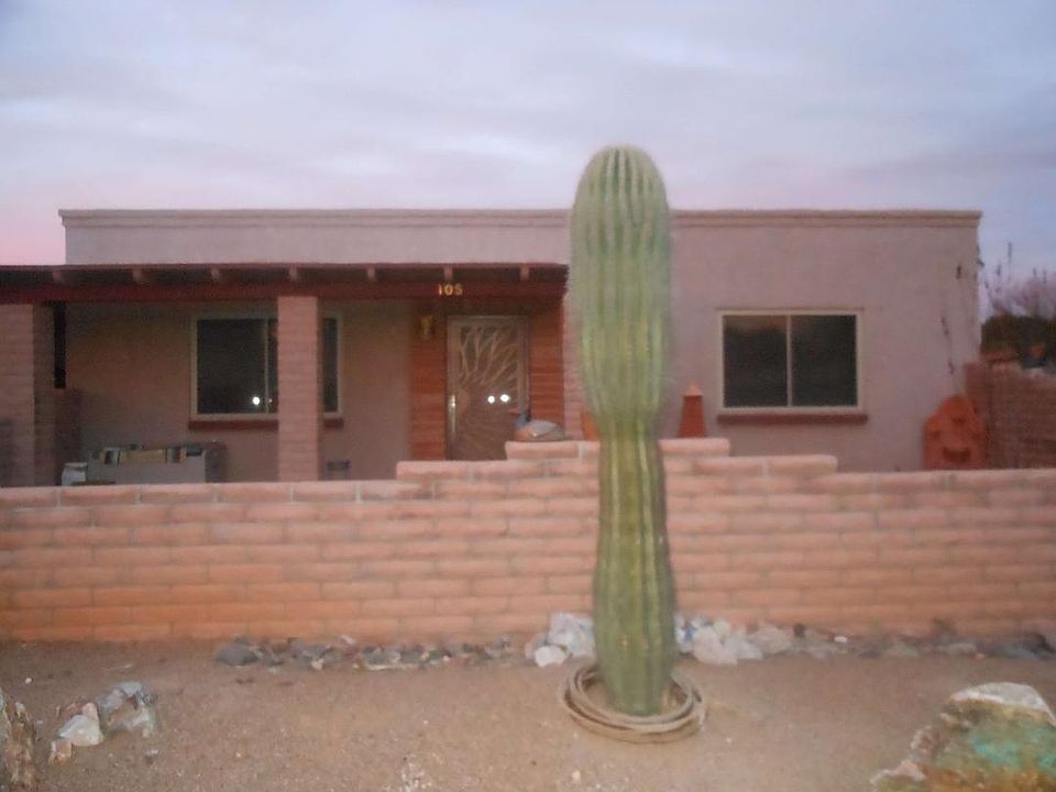 1st image of 105 E Los Arcos