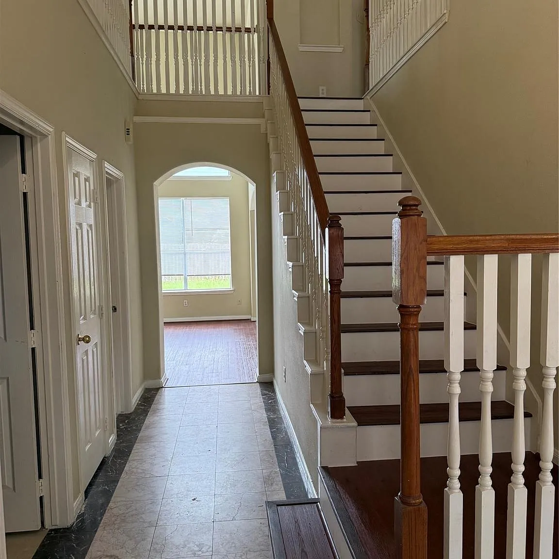 4 bed, 3.0 bath, 2600 sqft, $2,499 — Photo 3