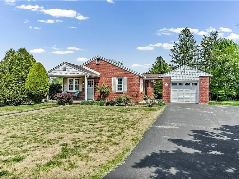 2653 Brierwood Rd — Photo 1