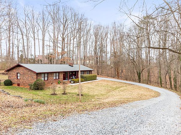 2nd image of 155 Pandora Rd